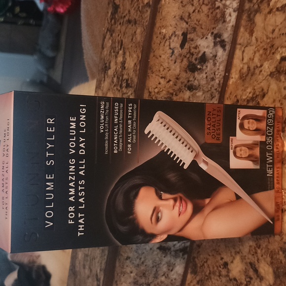 Stunning volume styler brush for amazing volume that lasts all day.nib - Picture 8 of 10